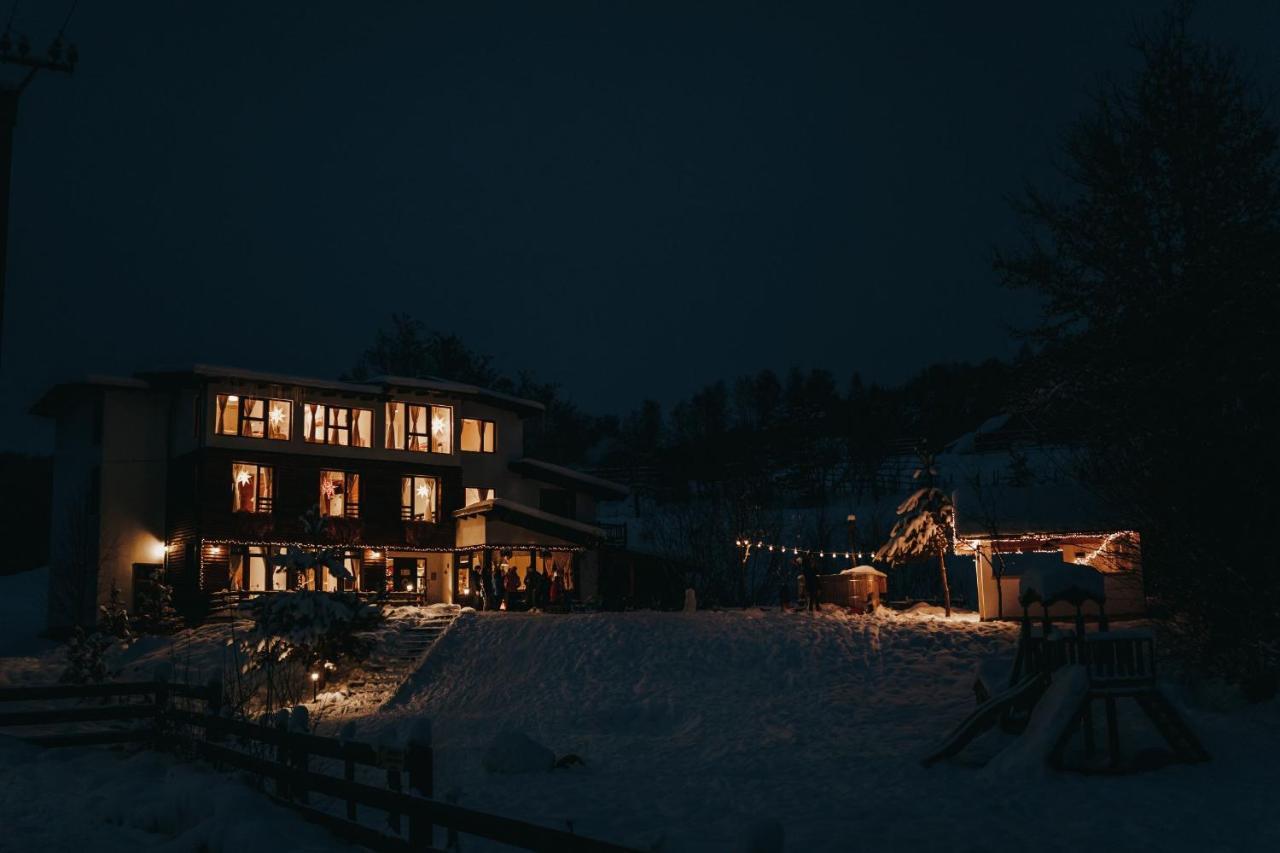 Talhaus Hotel Viseu de Sus Ngoại thất bức ảnh