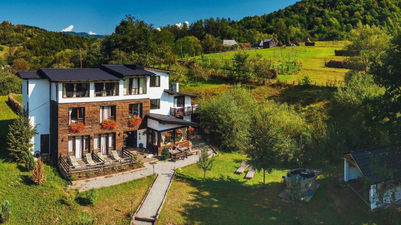 Talhaus Hotel Viseu de Sus Ngoại thất bức ảnh