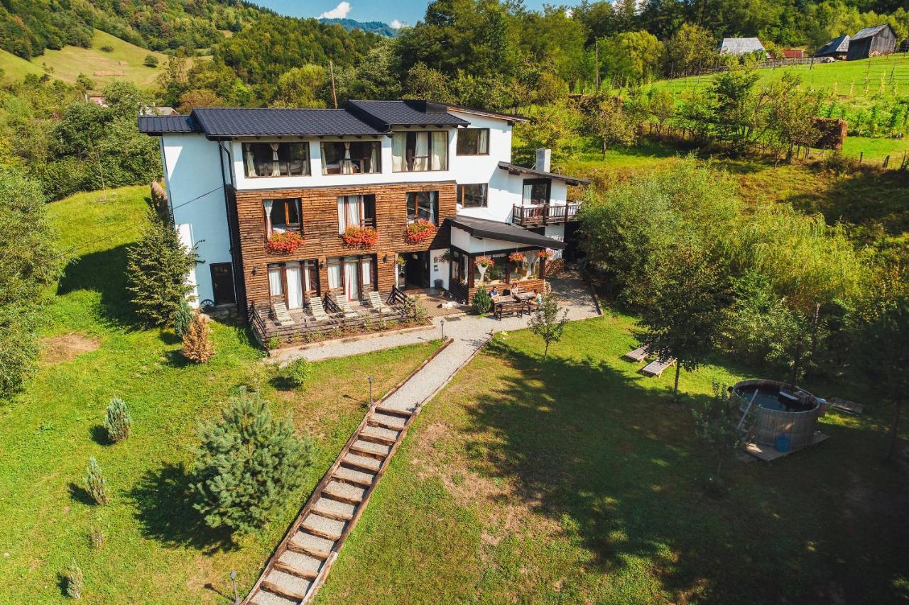 Talhaus Hotel Viseu de Sus Ngoại thất bức ảnh