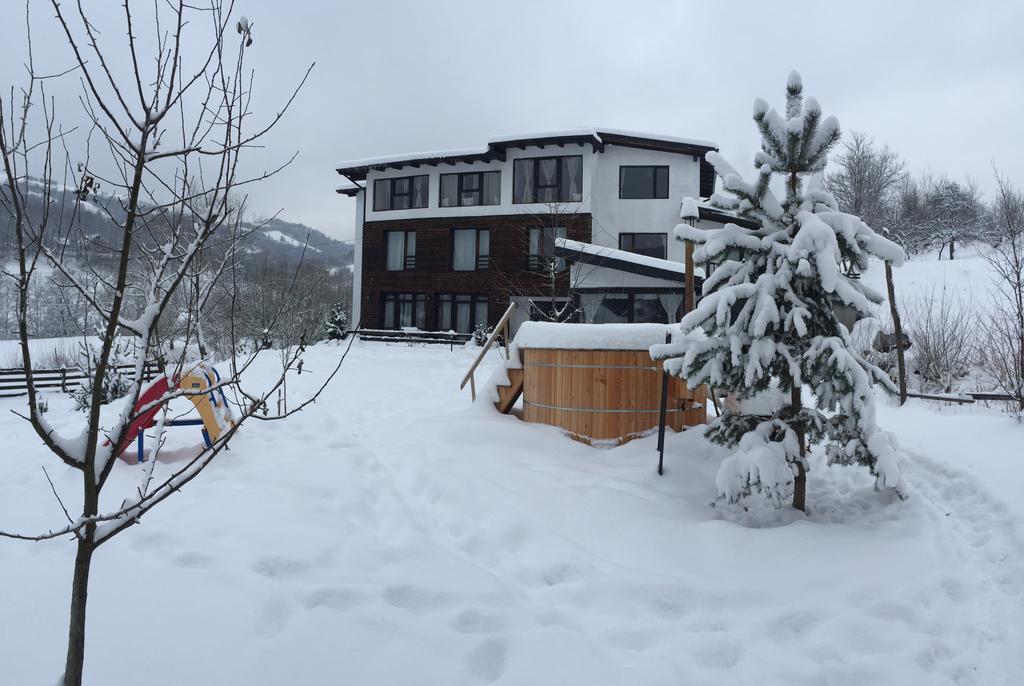 Talhaus Hotel Viseu de Sus Ngoại thất bức ảnh
