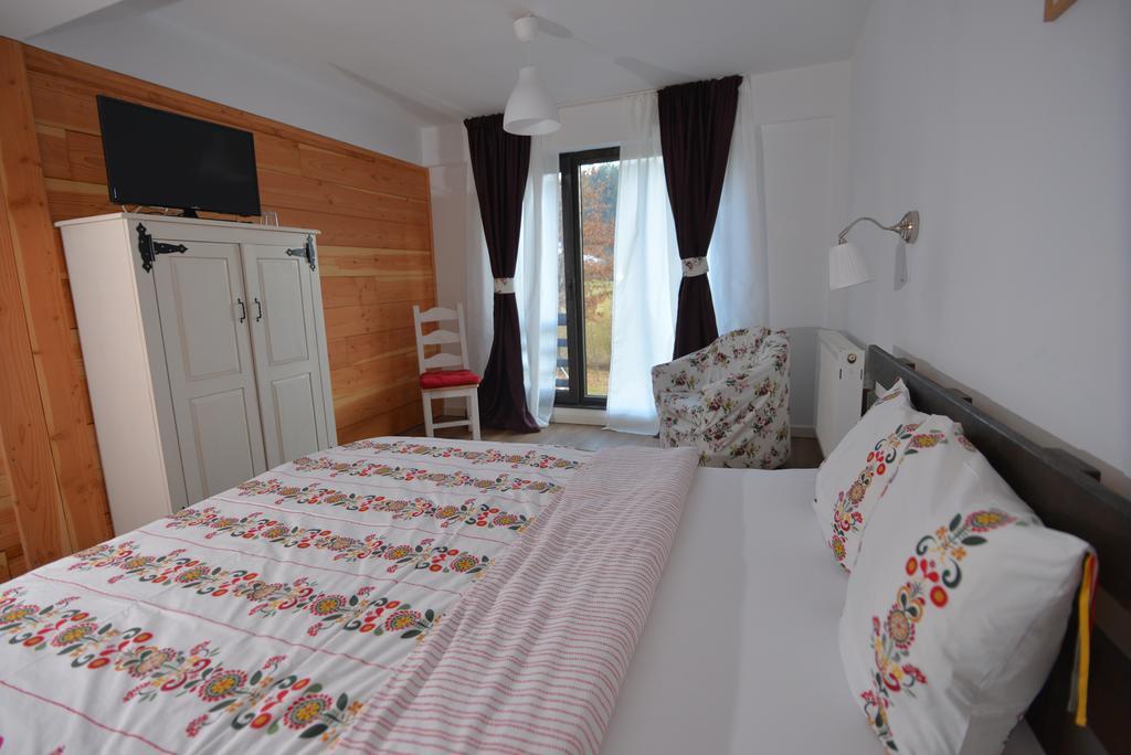 Talhaus Hotel Viseu de Sus Ngoại thất bức ảnh